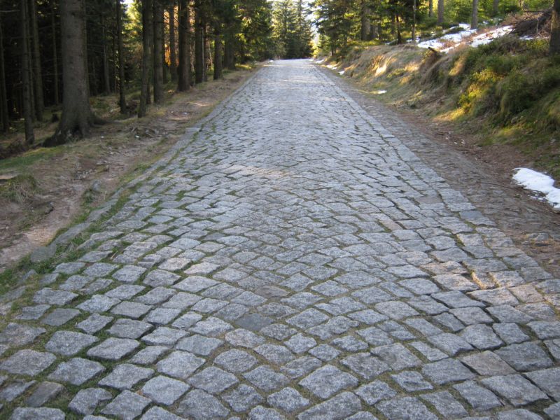 2009-11-01 Snezka (01) well maintained path